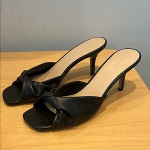 Black Ganita knot front sandal by Veronica Beard